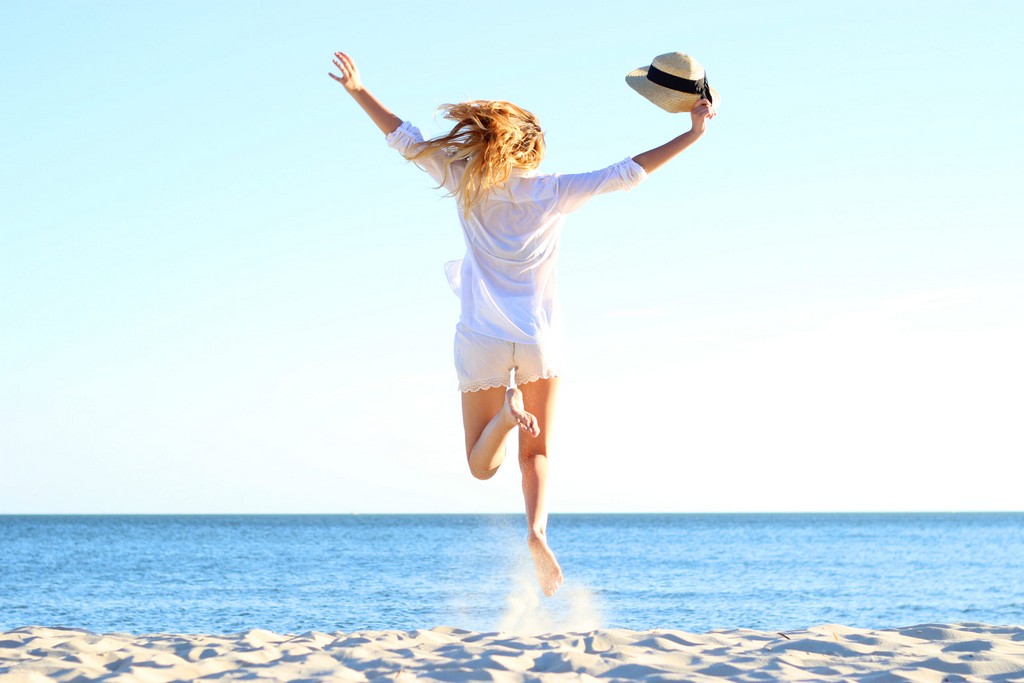 frau am strand